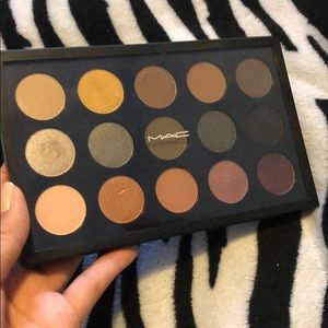 MAC eyeshadow palette